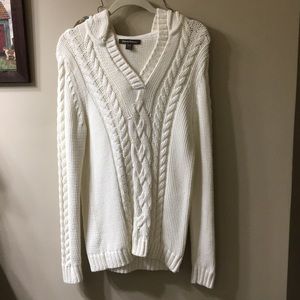 Tommy Bahama Medium hooded Sweater. Off white